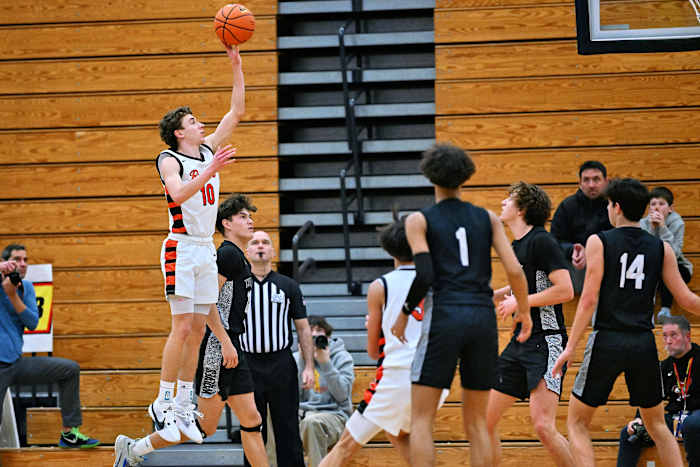 Beaverton Tualatin boys basketball Les Schwab Invitational December 26 2023 Leon Neuschwander 7